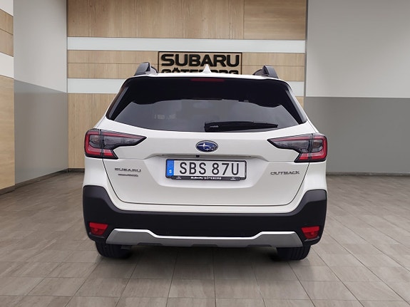 Subaru Outback 4 of 16