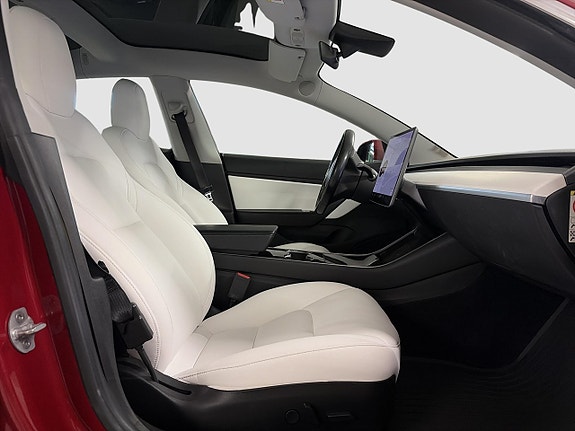Tesla Model 3 4 of 17