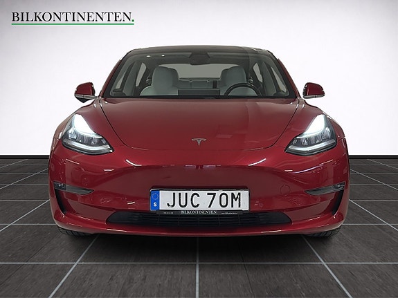 Tesla Model 3 9 of 17