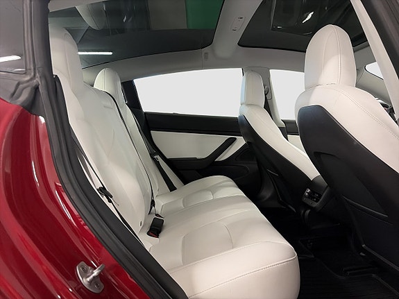 Tesla Model 3 6 of 17