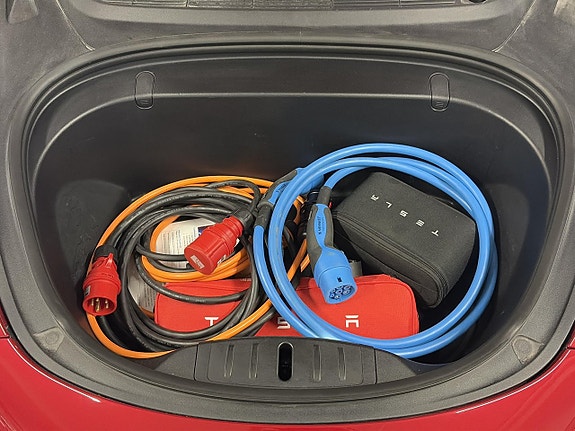 Tesla Model 3 17 of 17