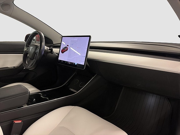 Tesla Model 3 5 of 17