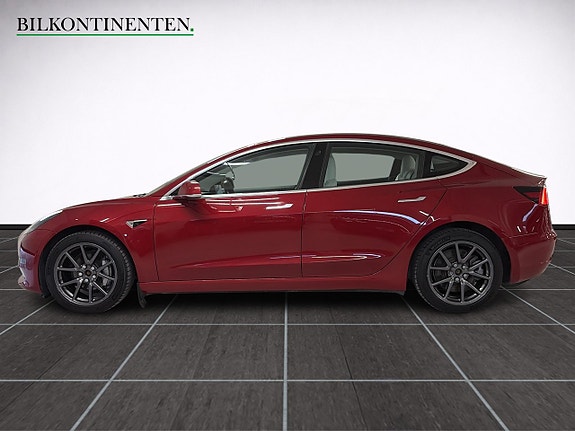 Tesla Model 3 7 of 17