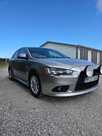 Mitsubishi Lancer 7 of 10