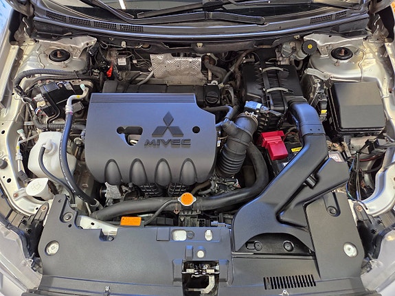 Mitsubishi Lancer 8 of 10