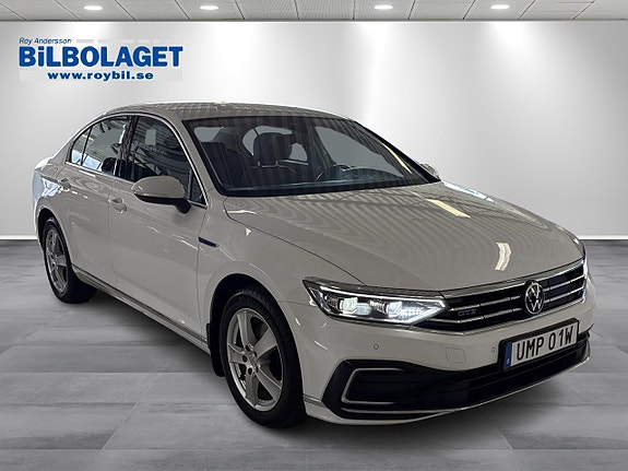 Volkswagen Passat 12 of 12