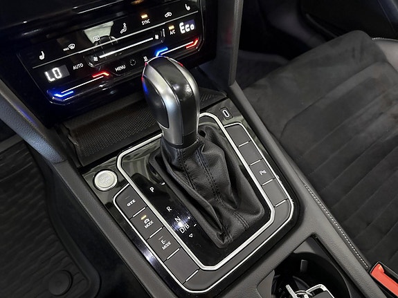 Volkswagen Passat 7 of 12
