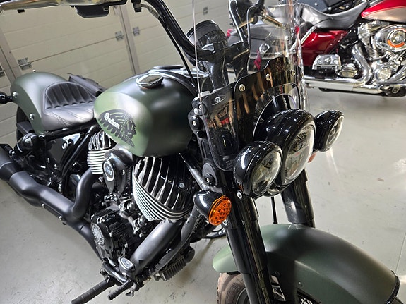 Indian CHIEF BOBBER DARK HORSE 5 of 5