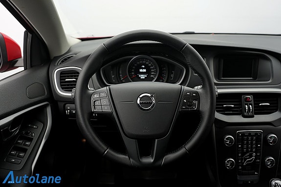 Volvo V40 13 of 24