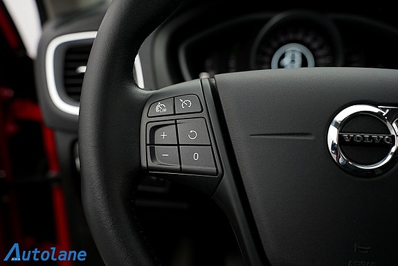 Volvo V40 15 of 24