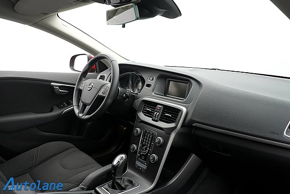 Volvo V40 16 of 24