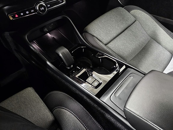 Volvo XC40 11 of 15