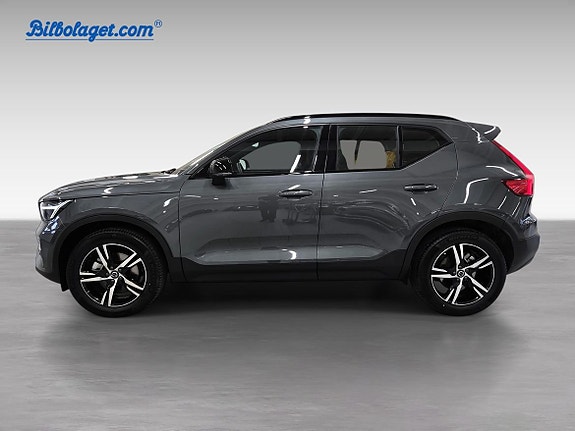 Volvo XC40 3 of 15