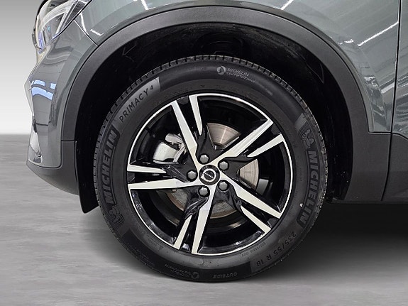Volvo XC40 15 of 15