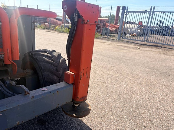 SkyJack SJ 6832 RT 6 of 12