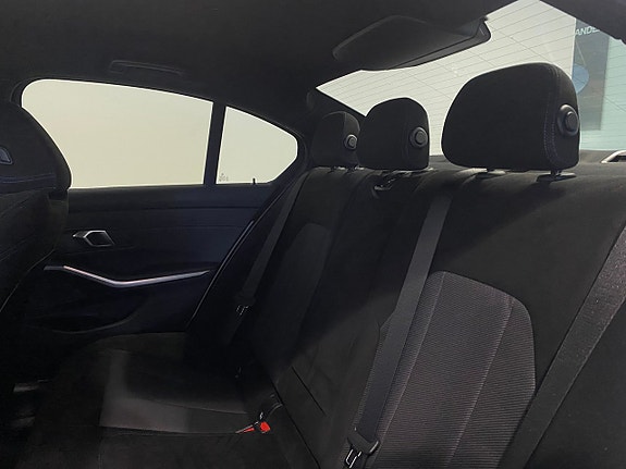 BMW 330e 8 of 10