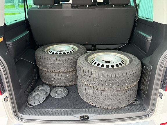 Volkswagen Caravelle 15 of 15
