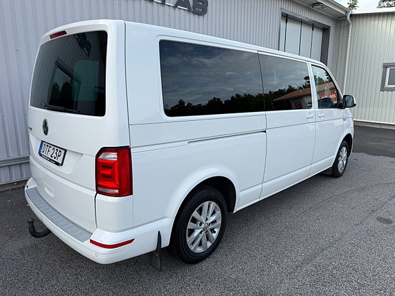 Volkswagen Caravelle 7 of 15