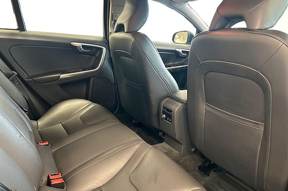 Volvo S60 11 of 28