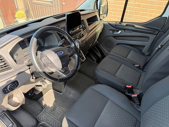 Ford Transit Custom 8 of 13