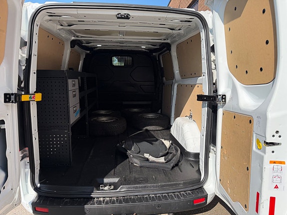 Ford Transit Custom 13 of 13