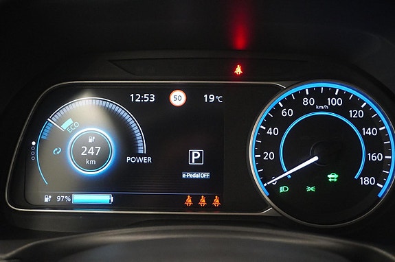 Nissan Leaf 10 of 12