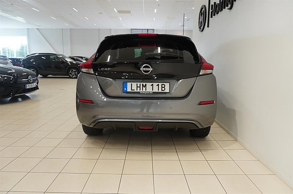 Nissan Leaf 6 of 12
