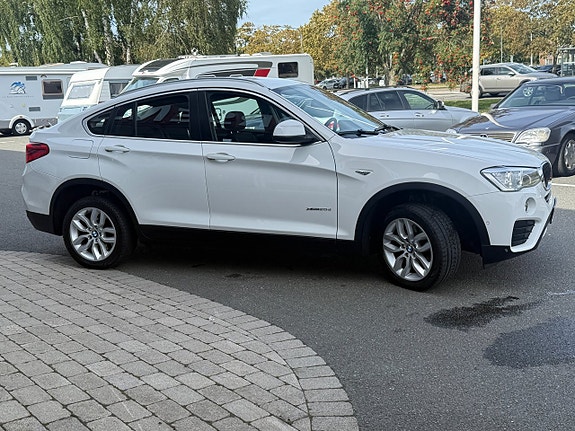 BMW X4 3 of 12