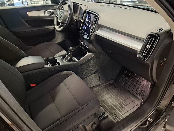 Volvo XC40 11 of 14