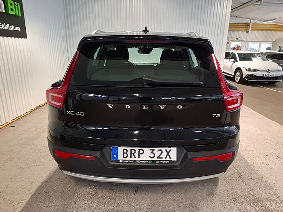 Volvo XC40 8 of 14