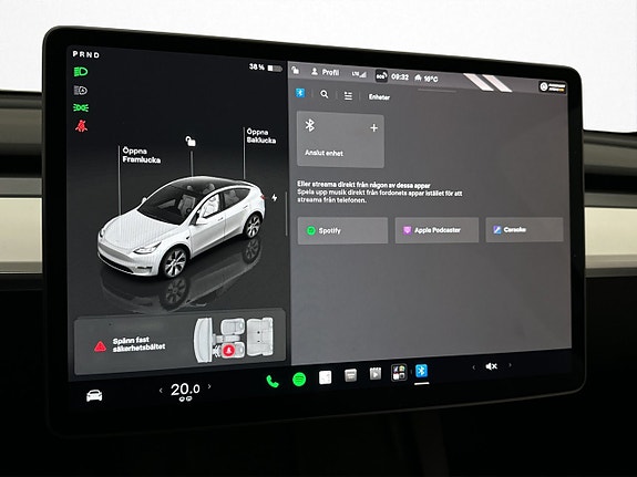 Tesla Model Y 27 of 29