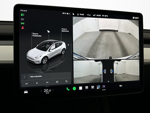 Tesla Model Y 22 of 29