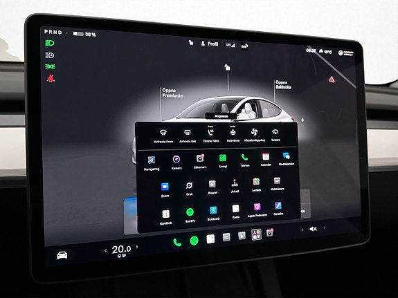 Tesla Model Y 25 of 29