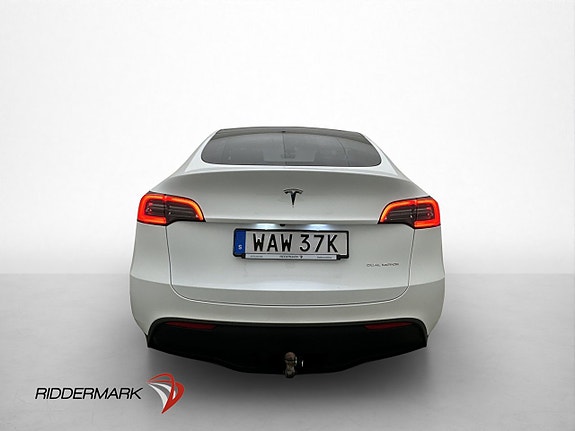 Tesla Model Y 8 of 29