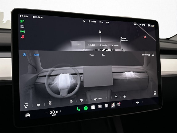 Tesla Model Y 24 of 29