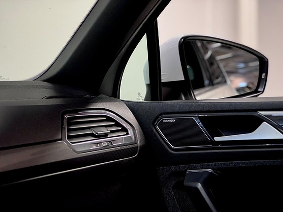 Volkswagen Tiguan 21 of 29