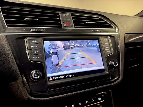 Volkswagen Tiguan 19 of 29