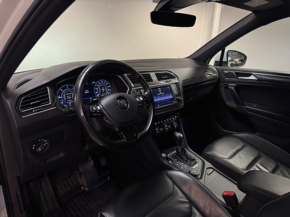 Volkswagen Tiguan 16 of 29