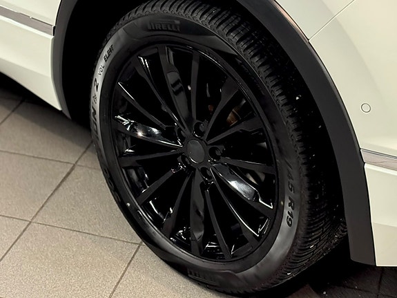 Volkswagen Tiguan 14 of 29
