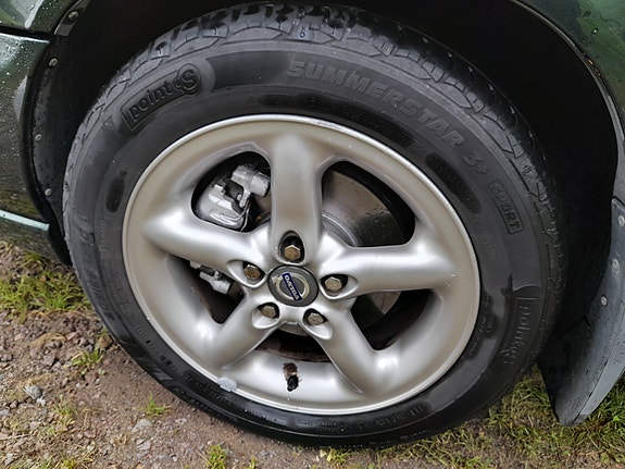 Volvo V70 4 of 5