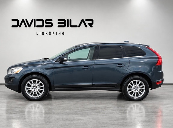 Volvo XC60 2 of 17