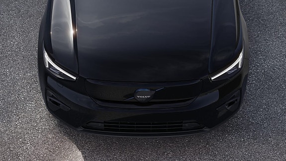 Volvo EX40 11 of 27