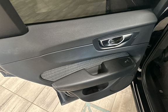 Volvo XC60 13 of 19