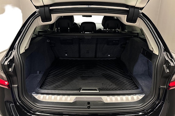 BMW 330e 12 of 12