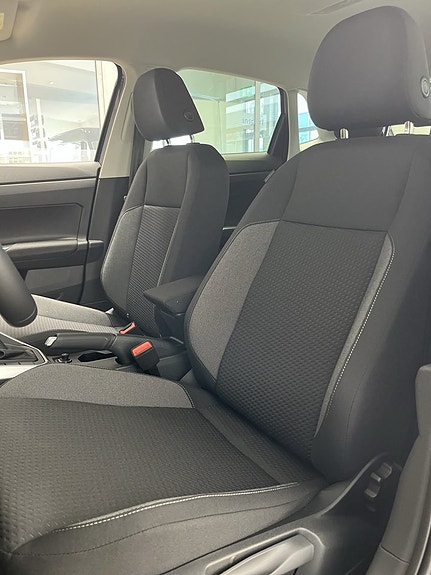 Volkswagen Polo 9 of 17