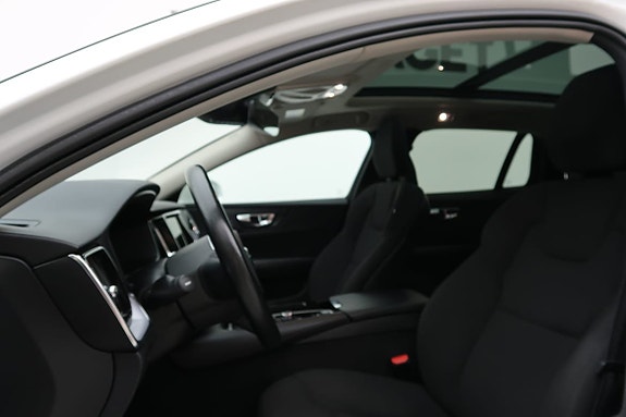 Volvo V60 4 of 23