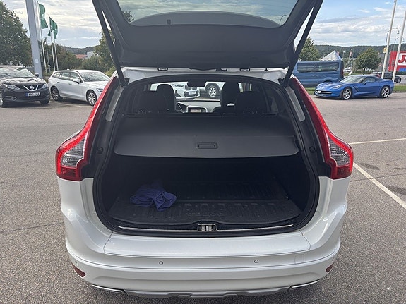 Volvo XC60 8 of 19