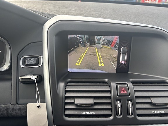Volvo XC60 16 of 19