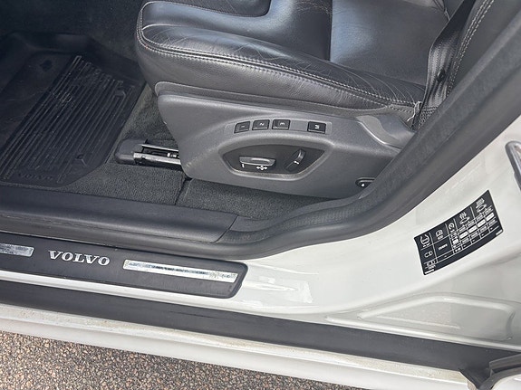 Volvo XC60 12 of 19