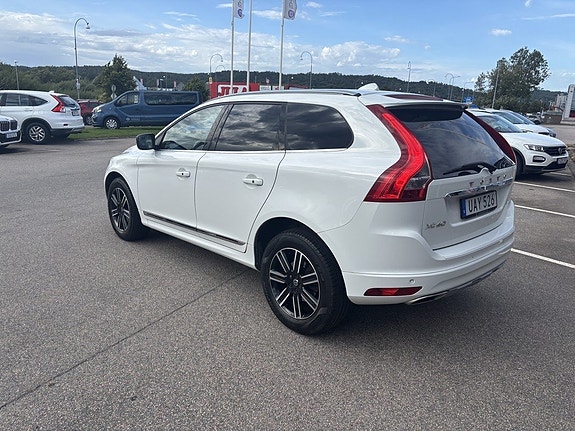 Volvo XC60 4 of 19